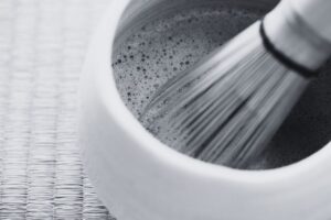 抹茶の茶筅と和の暮らし